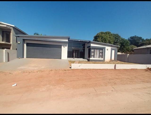 3 BEDROOM HOUSE FOR SALE IN AQUAPARK